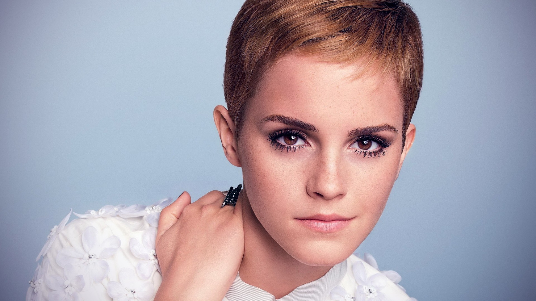 The Confession of Emma Watson’s Makeup Products